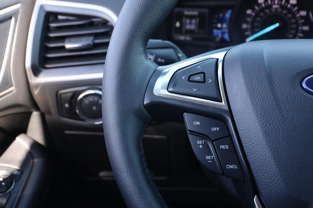 Ford Edge Vehicle Full-screen Gallery Image 11