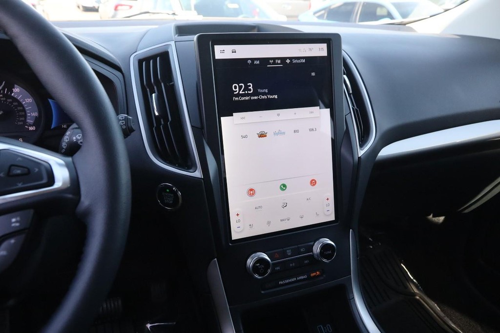 Ford Edge Vehicle Full-screen Gallery Image 15