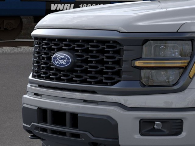 Ford F-150 Vehicle Full-screen Gallery Image 17