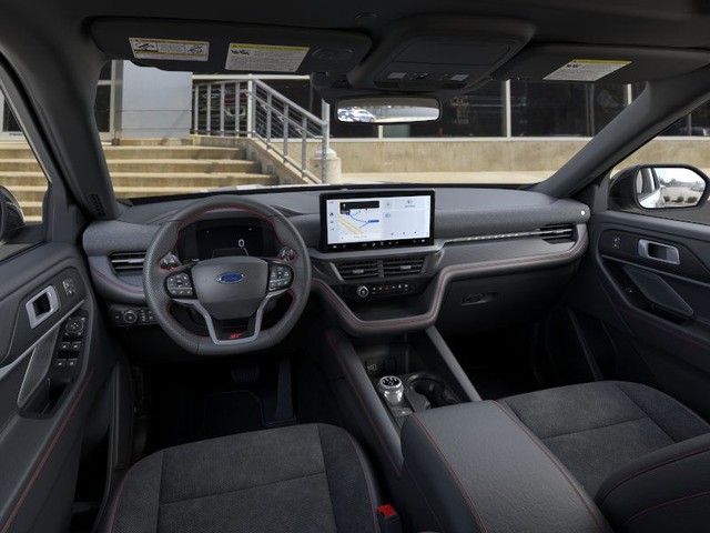 Ford Explorer Vehicle Full-screen Gallery Image 9