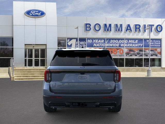 Ford Explorer Vehicle Full-screen Gallery Image 5