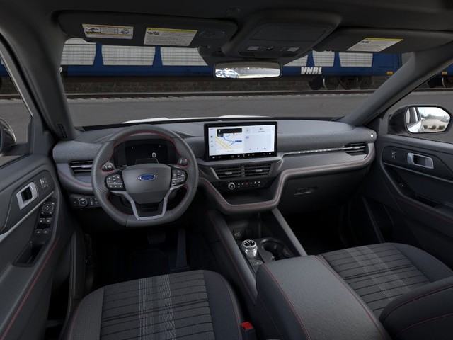 Ford Explorer Vehicle Full-screen Gallery Image 9