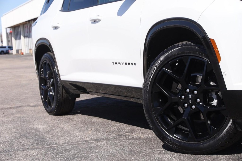 Chevrolet Traverse Vehicle Image 03