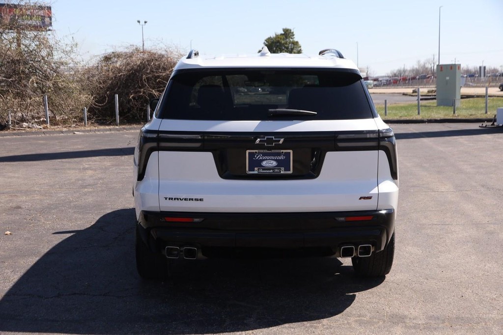 Chevrolet Traverse Vehicle Image 06