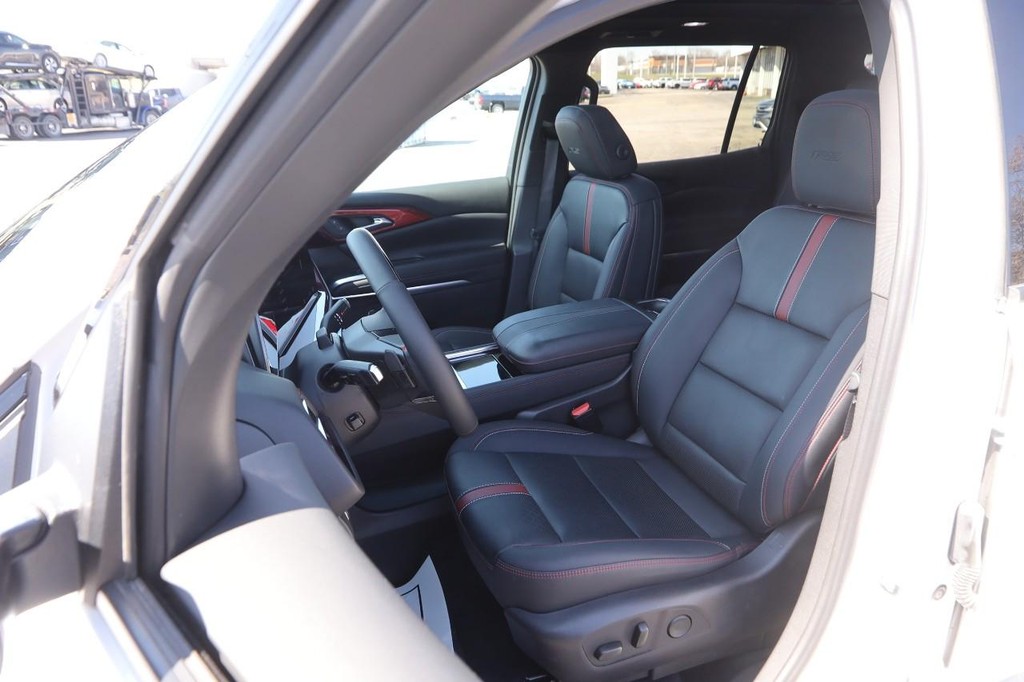 Chevrolet Traverse Vehicle Image 10