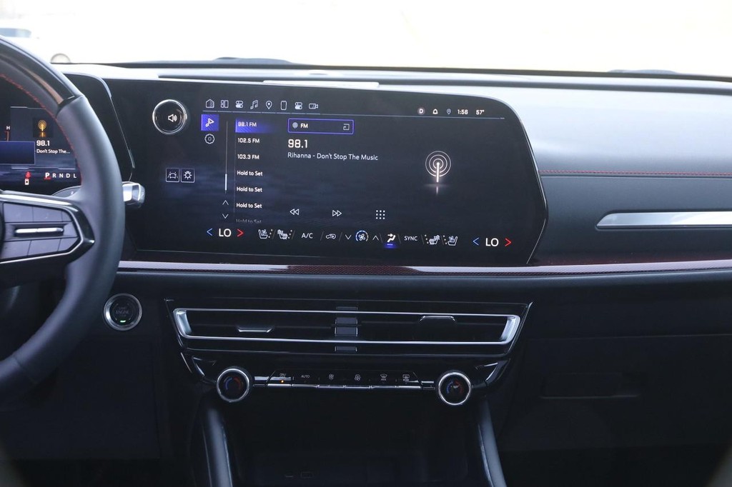 Chevrolet Traverse Vehicle Image 26