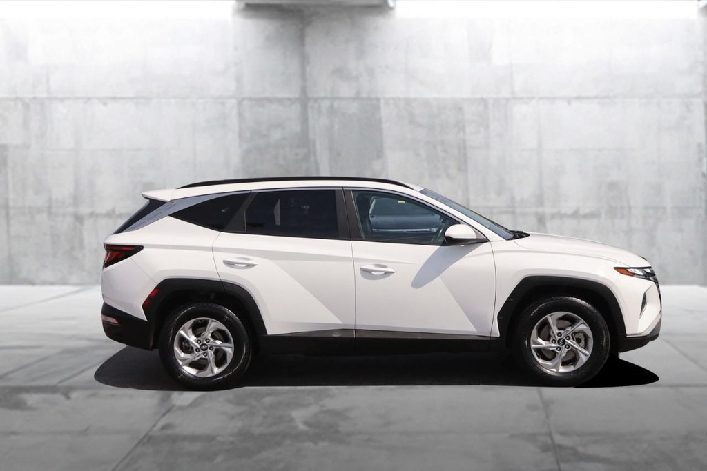 Hyundai Tucson Vehicle Image 05