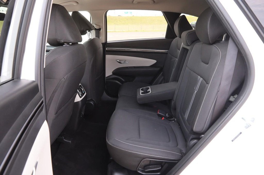 Hyundai Tucson Vehicle Image 11