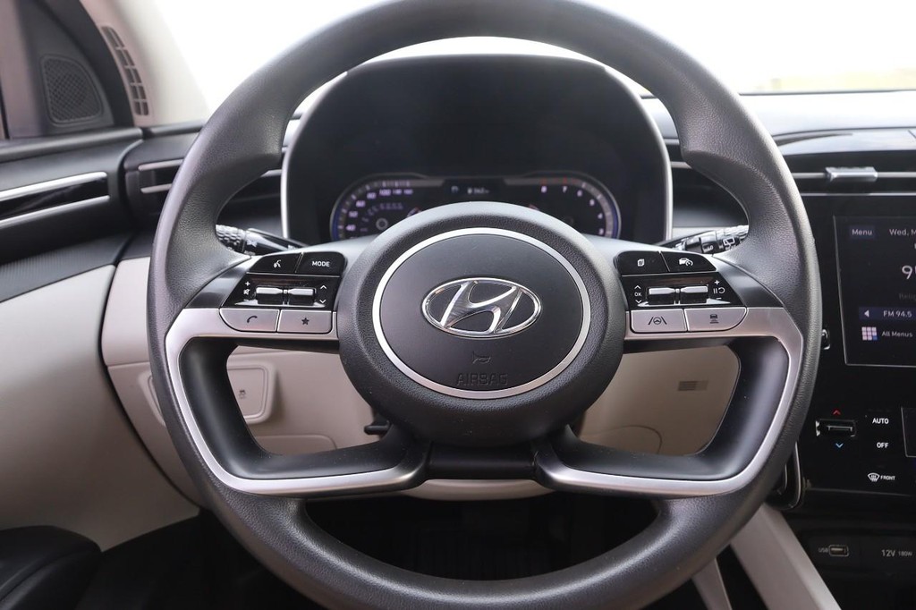 Hyundai Tucson Vehicle Image 12