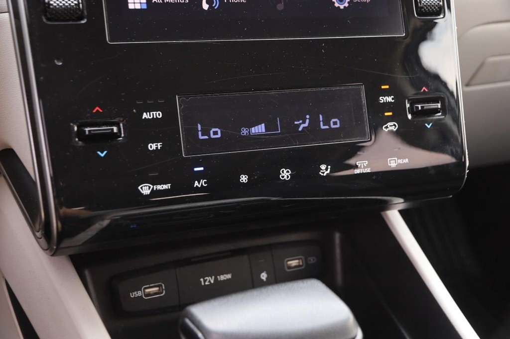 Hyundai Tucson Vehicle Image 19