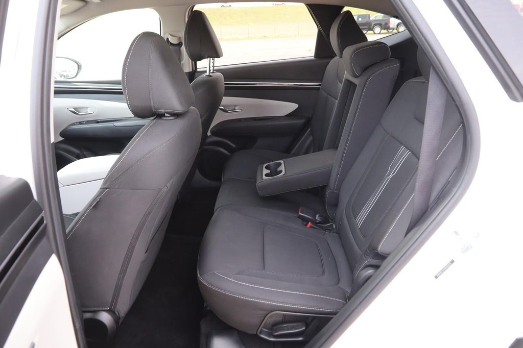 Hyundai Tucson Vehicle Image 24