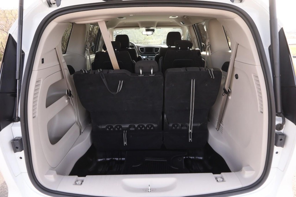 Chrysler Voyager Vehicle Image 07