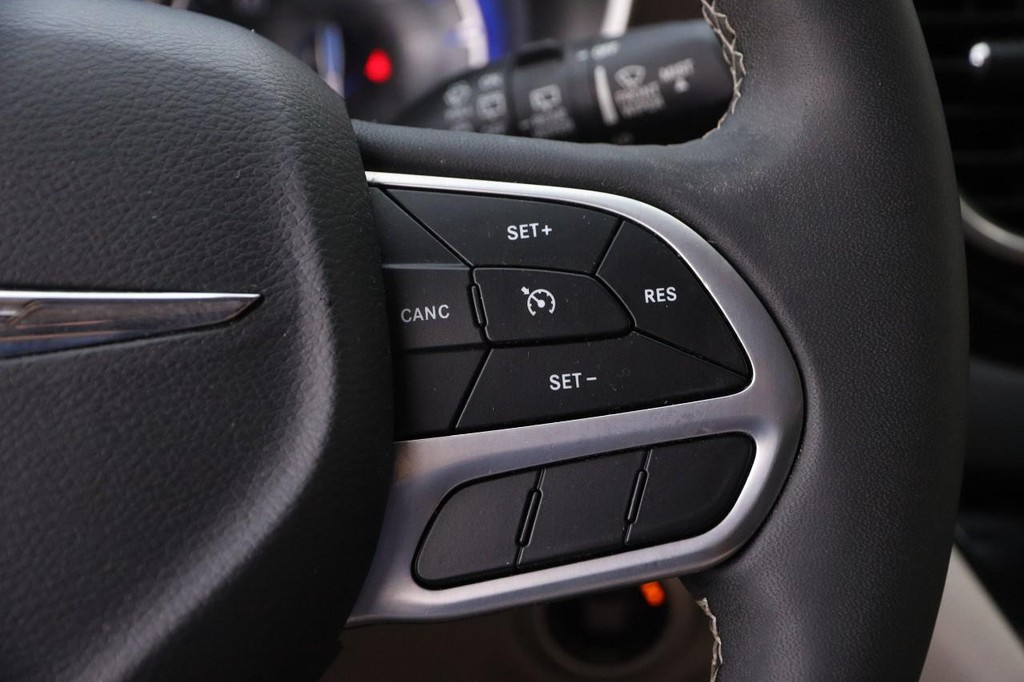 Chrysler Voyager Vehicle Image 14