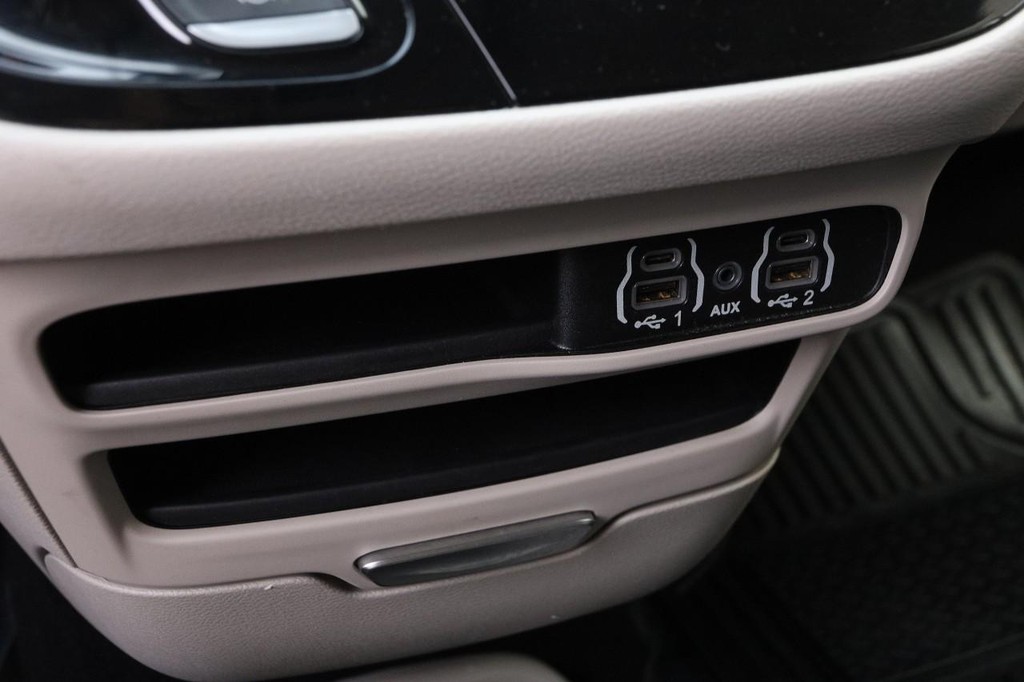 Chrysler Voyager Vehicle Image 20