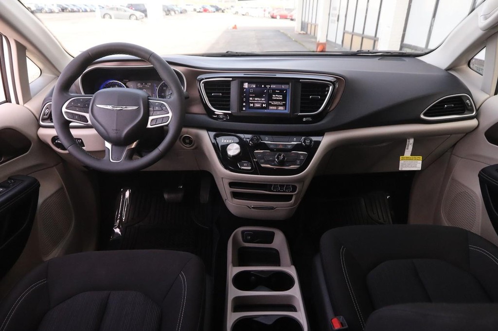 Chrysler Voyager Vehicle Image 22