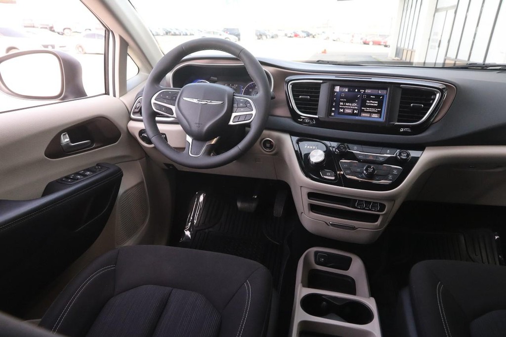 Chrysler Voyager Vehicle Image 23