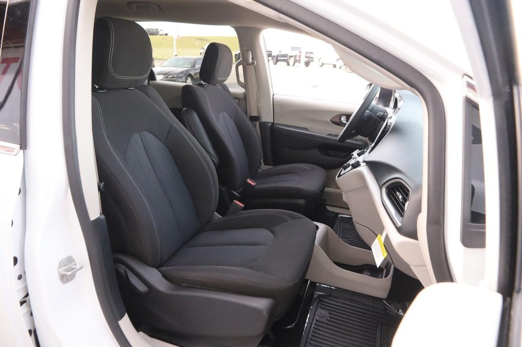 Chrysler Voyager Vehicle Image 27