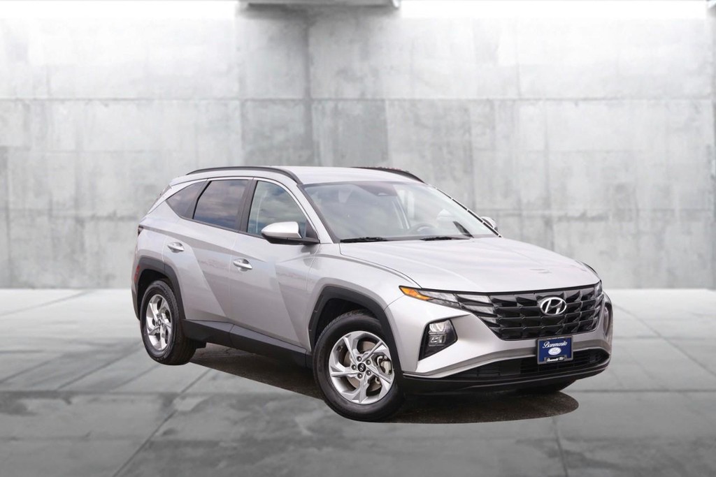 Hyundai Tucson Vehicle Image 02