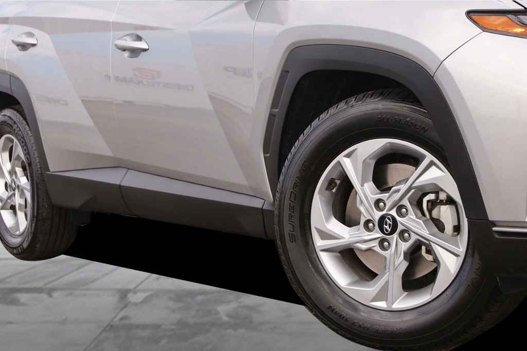 Hyundai Tucson Vehicle Image 03