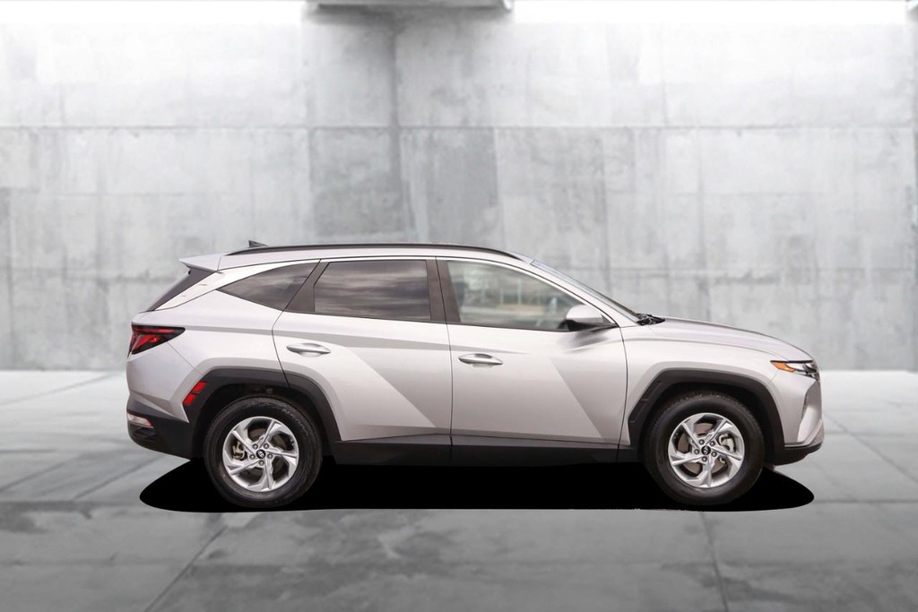 Hyundai Tucson Vehicle Image 05