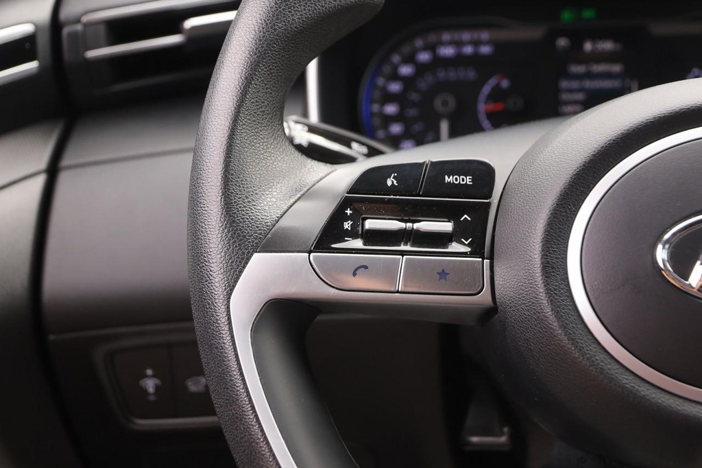 Hyundai Tucson Vehicle Image 12