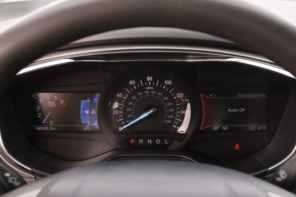 Ford Fusion Vehicle Full-screen Gallery Image 13