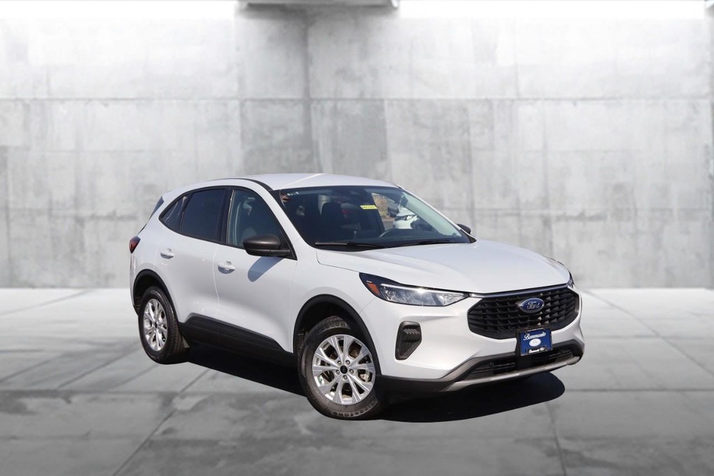 Ford Escape Vehicle Image 02