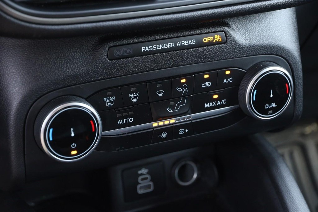 Ford Escape Vehicle Image 18