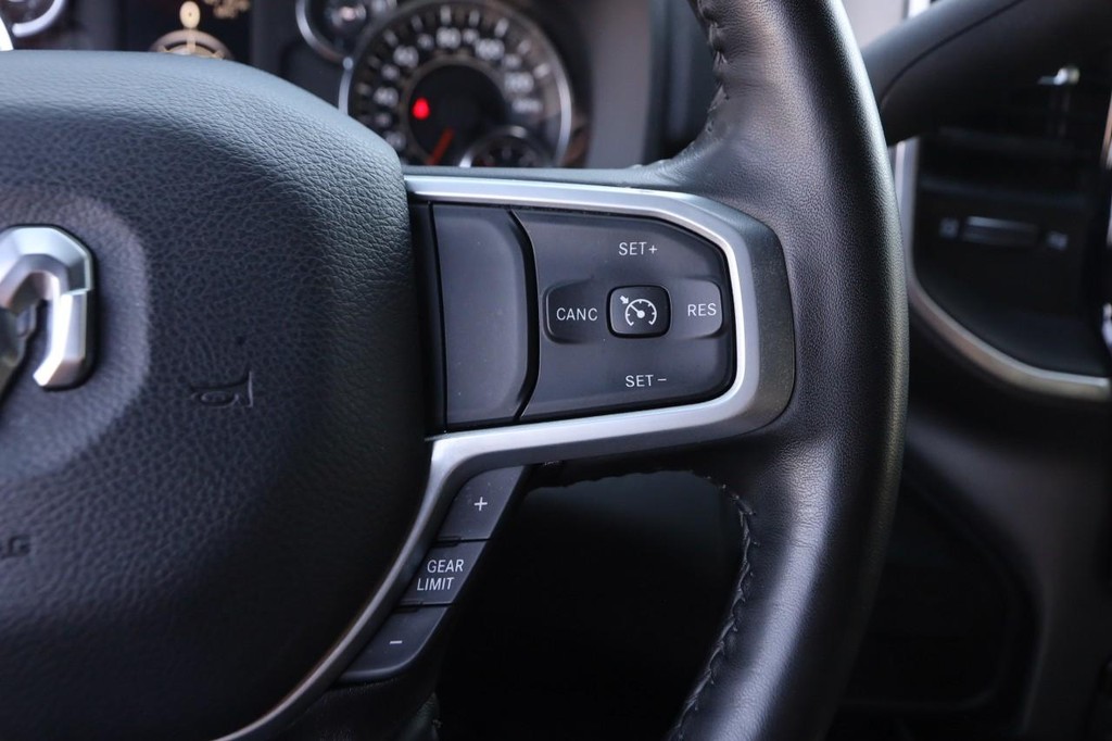 Ram 3500 Vehicle Full-screen Gallery Image 12