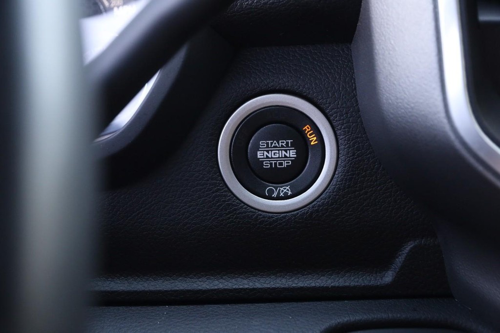 Ram 3500 Vehicle Full-screen Gallery Image 14