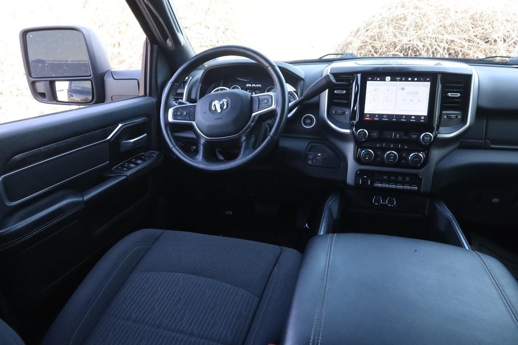 Ram 3500 Vehicle Full-screen Gallery Image 22