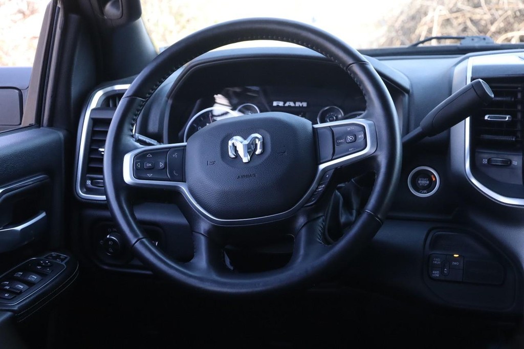 Ram 3500 Vehicle Full-screen Gallery Image 23