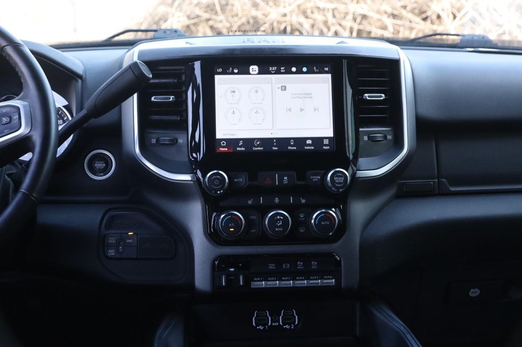 Ram 3500 Vehicle Full-screen Gallery Image 24