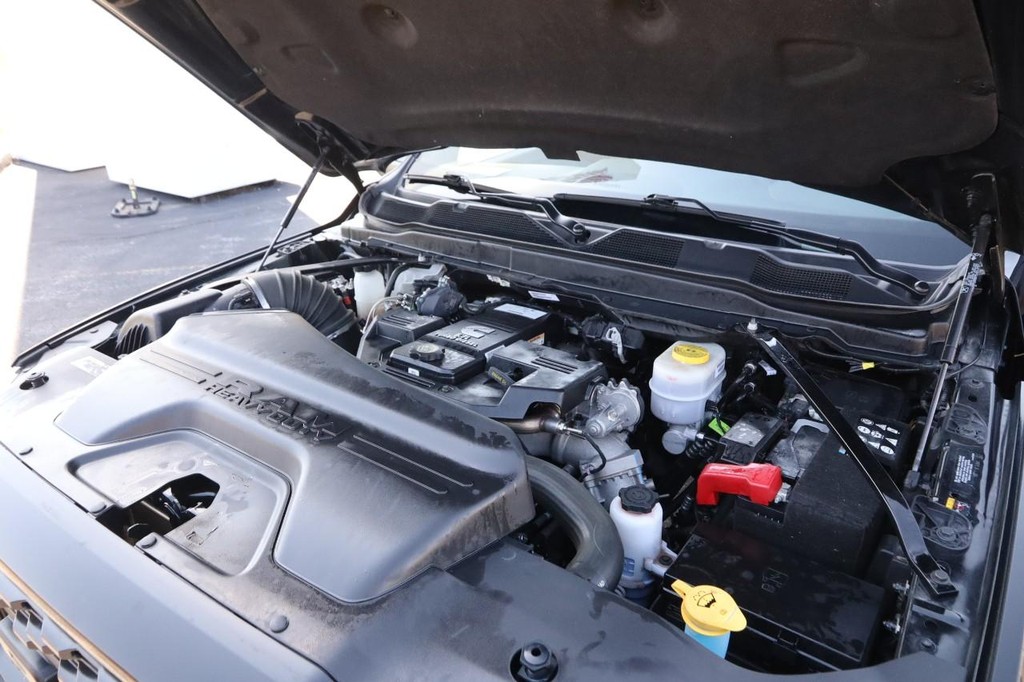 Ram 3500 Vehicle Full-screen Gallery Image 27