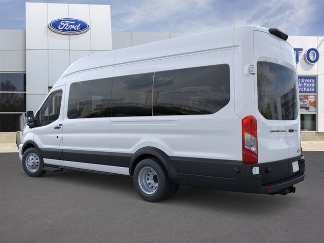 Ford Transit Passenger Wagon Vehicle Image 04