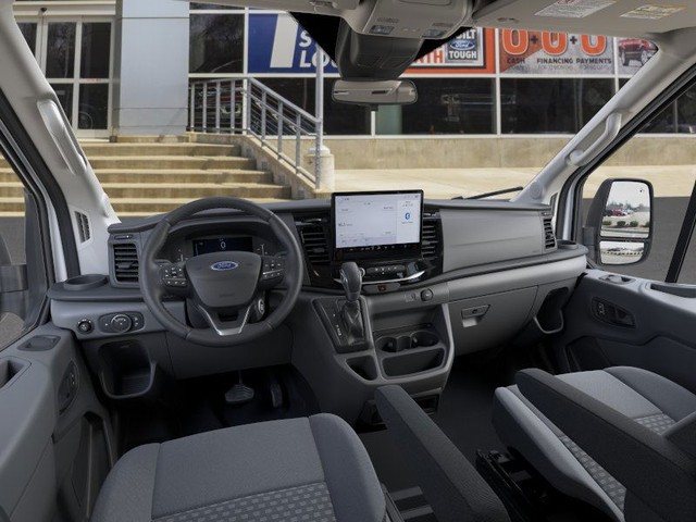 Ford Transit Passenger Wagon Vehicle Image 09