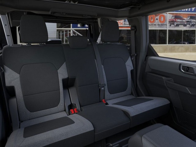 Ford Bronco Vehicle Full-screen Gallery Image 11