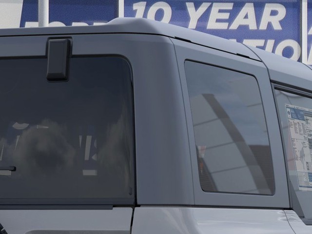 Ford Bronco Vehicle Full-screen Gallery Image 25