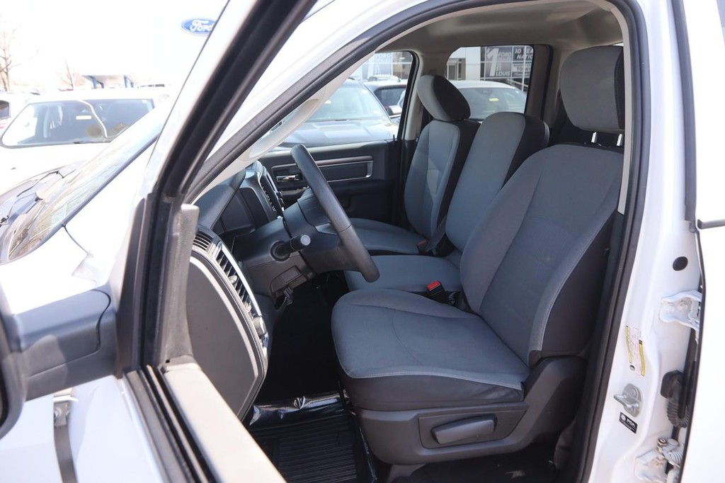 Ram 1500 Classic Vehicle Image 08