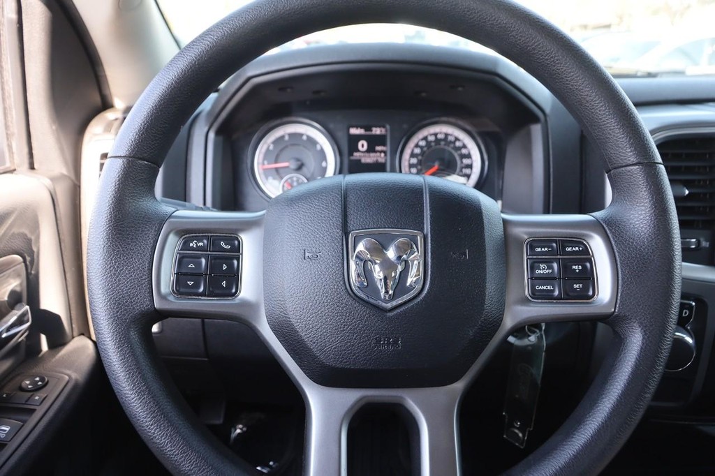 Ram 1500 Classic Vehicle Image 10