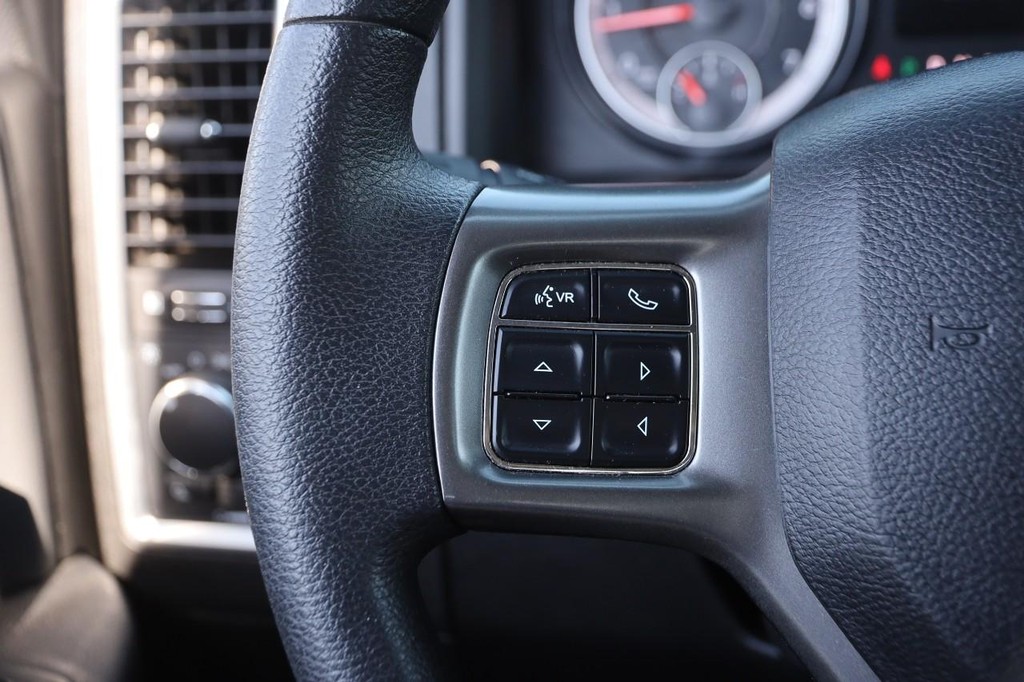 Ram 1500 Classic Vehicle Image 11