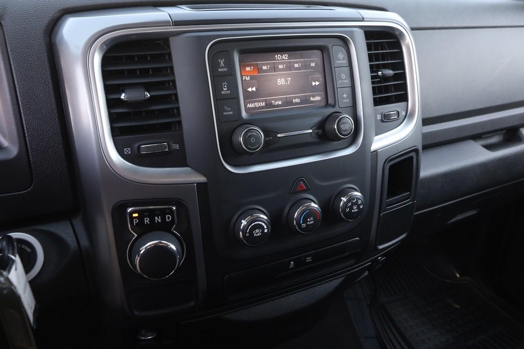 Ram 1500 Classic Vehicle Image 15