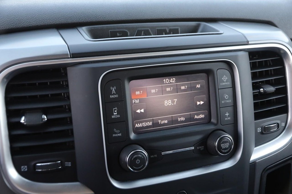 Ram 1500 Classic Vehicle Image 16