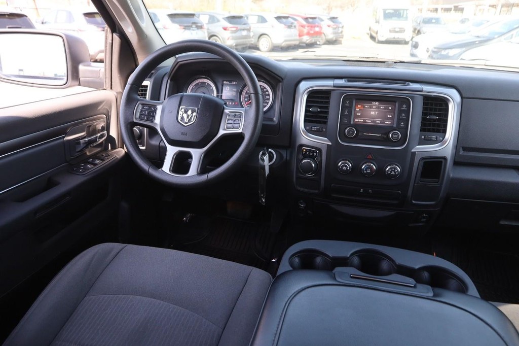 Ram 1500 Classic Vehicle Image 20