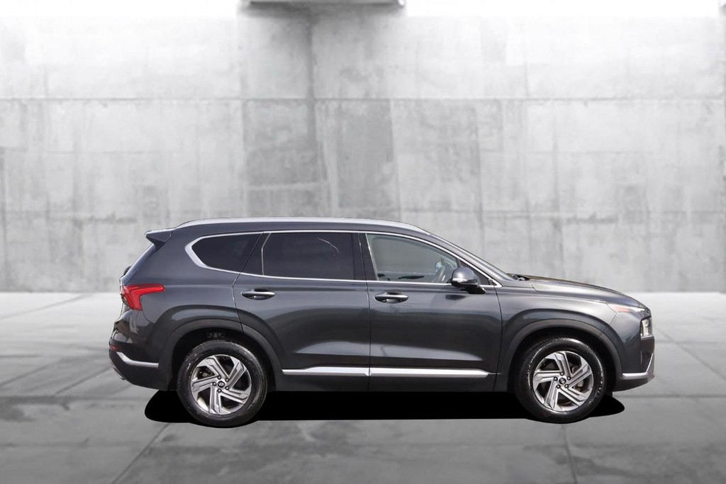 Hyundai Santa Fe Vehicle Full-screen Gallery Image 5