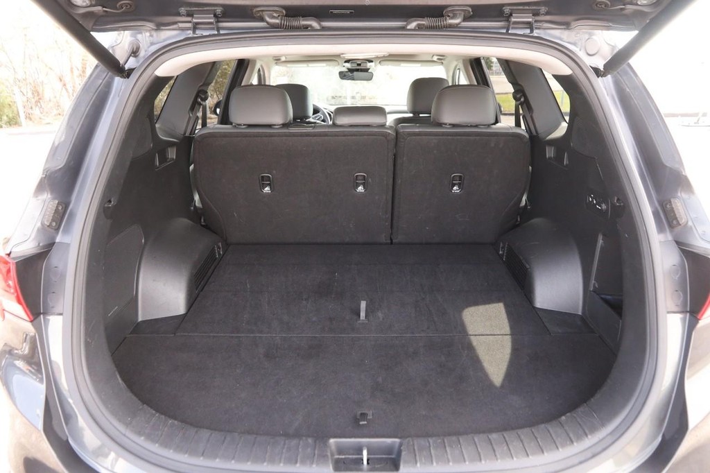 Hyundai Santa Fe Vehicle Full-screen Gallery Image 7
