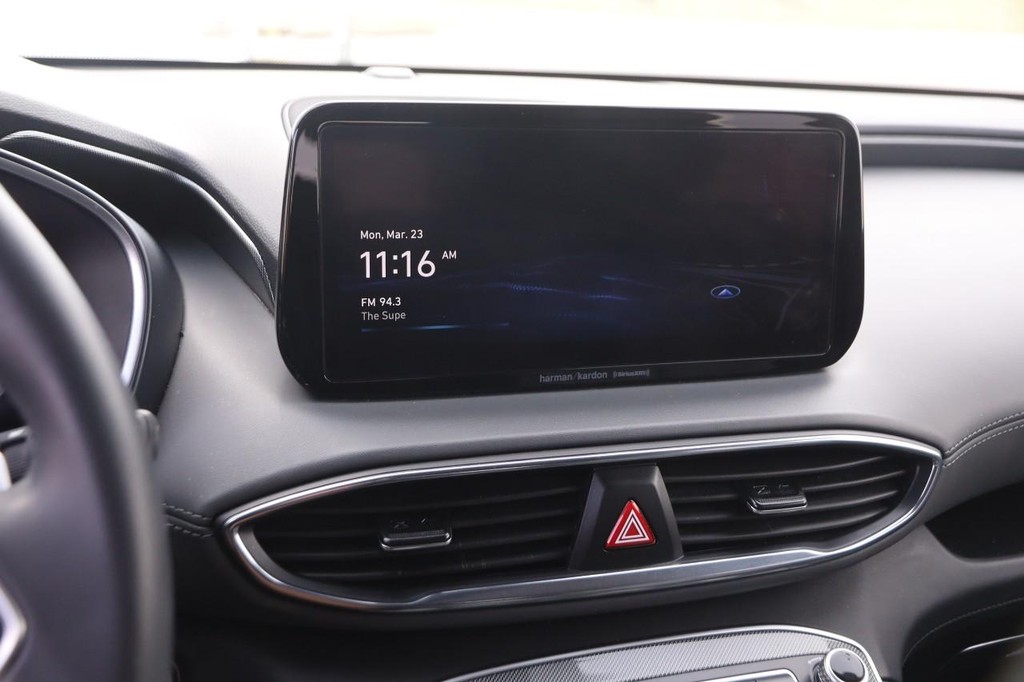 Hyundai Santa Fe Vehicle Full-screen Gallery Image 17