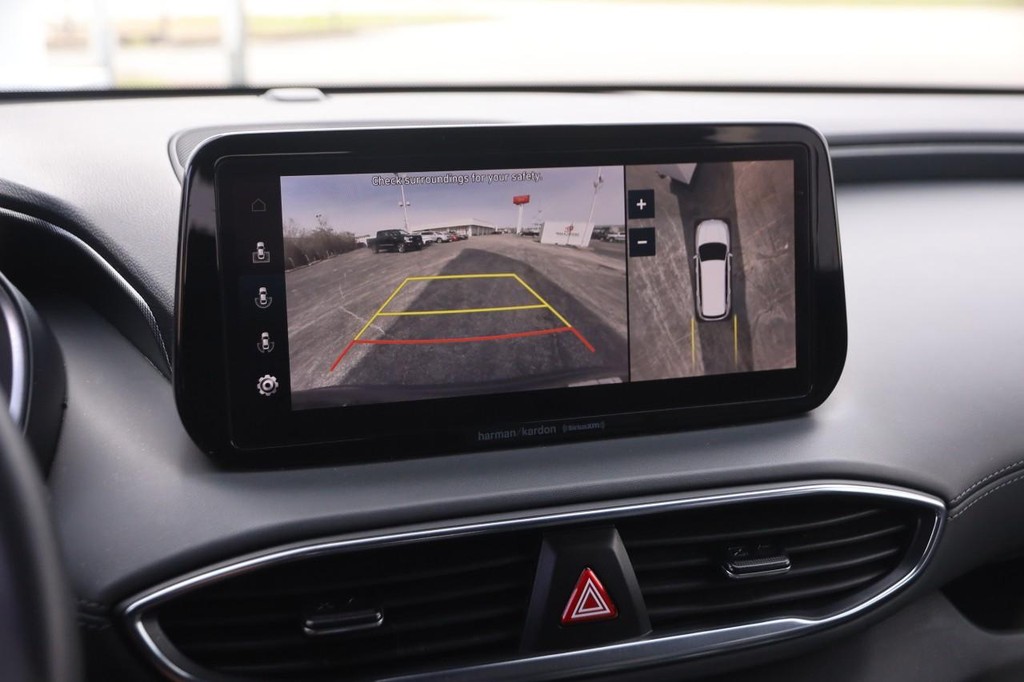 Hyundai Santa Fe Vehicle Full-screen Gallery Image 18