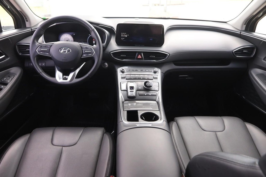 Hyundai Santa Fe Vehicle Full-screen Gallery Image 23