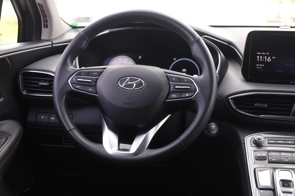 Hyundai Santa Fe Vehicle Full-screen Gallery Image 25